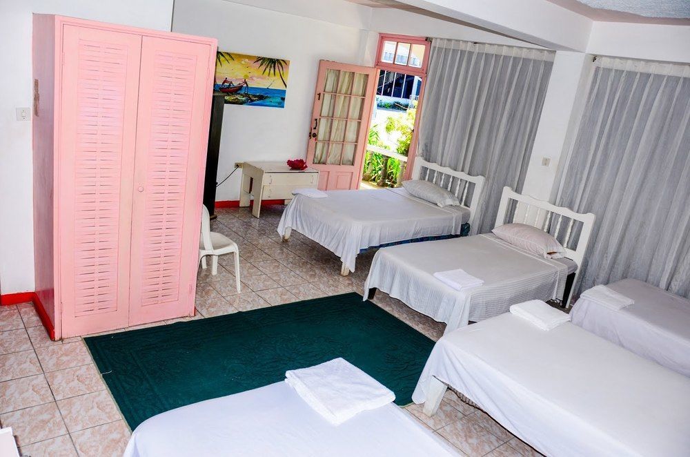Marine View Hotel Ocho Rios Eksteriør billede