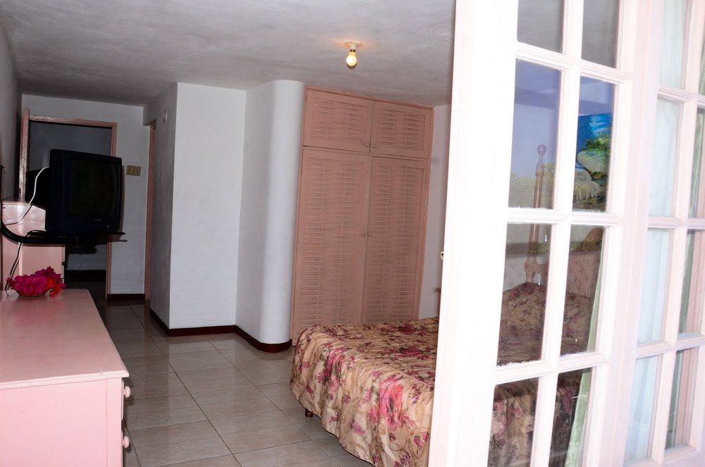 Marine View Hotel Ocho Rios Eksteriør billede