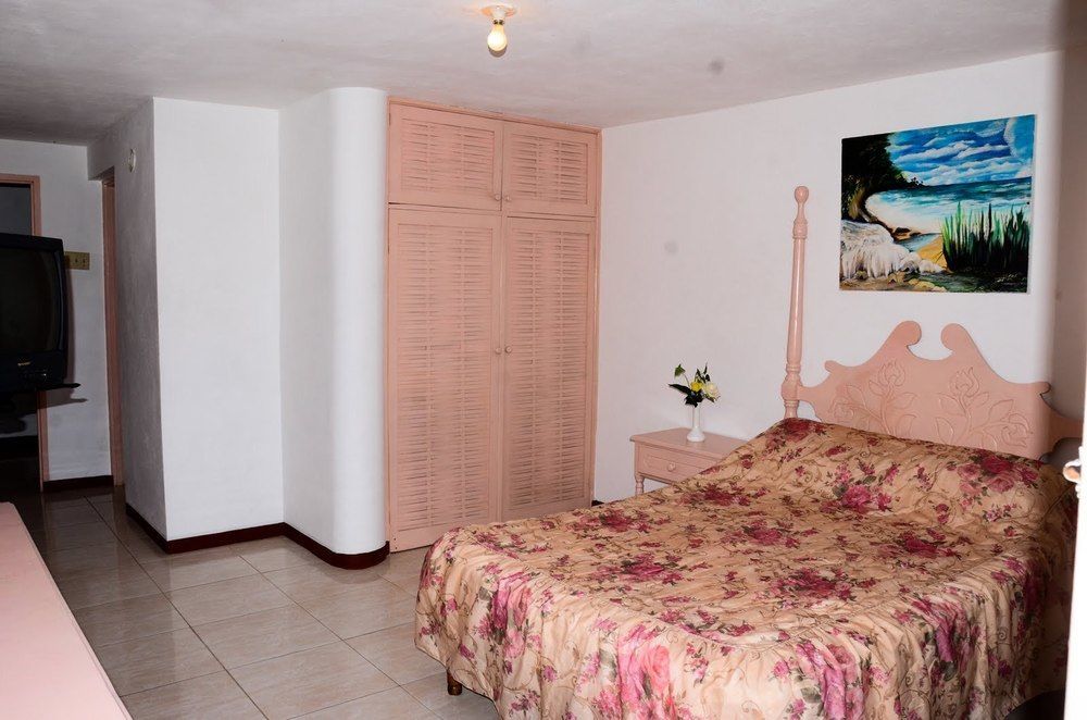 Marine View Hotel Ocho Rios Eksteriør billede